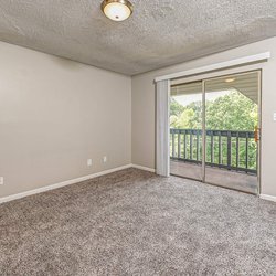 bedroom at The Pearl at Homewood located in Homewood, AL