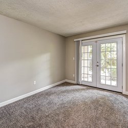 bedroom at The Pearl at Homewood located in Homewood, AL