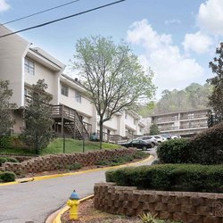 exterior view at The Pearl at Homewood located in Homewood, AL